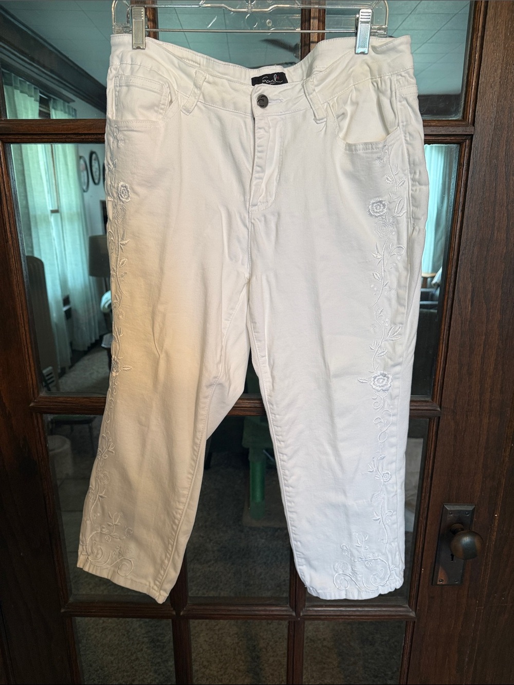 Earl Jean White Embroidered Floral Capri Jeans Womens 16W Cropped Denim Pants